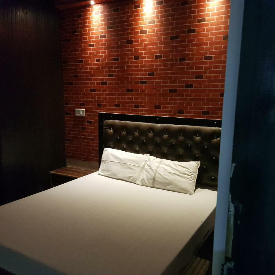 Hotel Varanasi Ganges Buitenkant foto