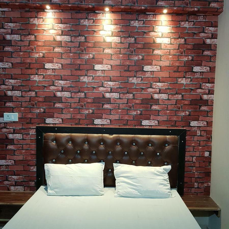 Hotel Varanasi Ganges Buitenkant foto