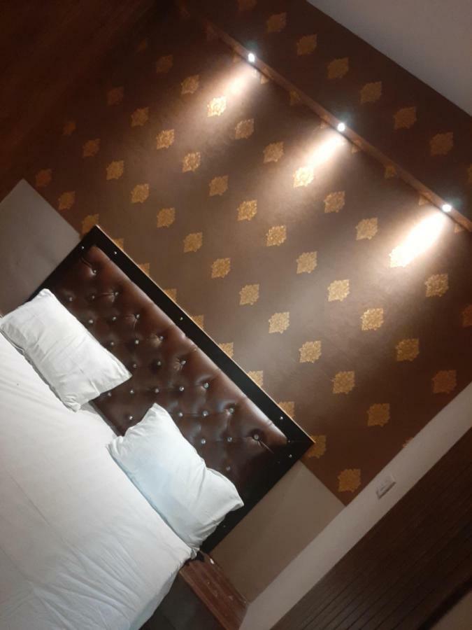 Hotel Varanasi Ganges Buitenkant foto