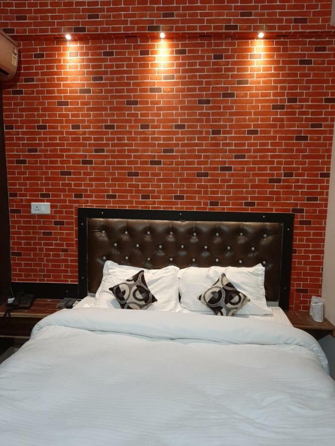 Hotel Varanasi Ganges Buitenkant foto