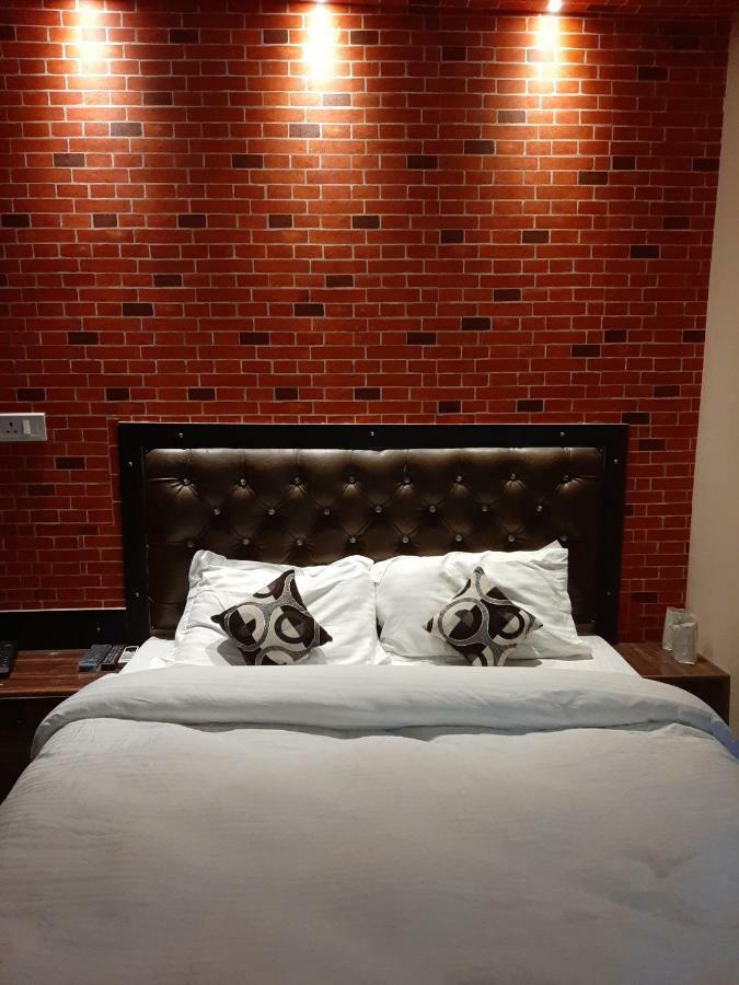Hotel Varanasi Ganges Buitenkant foto