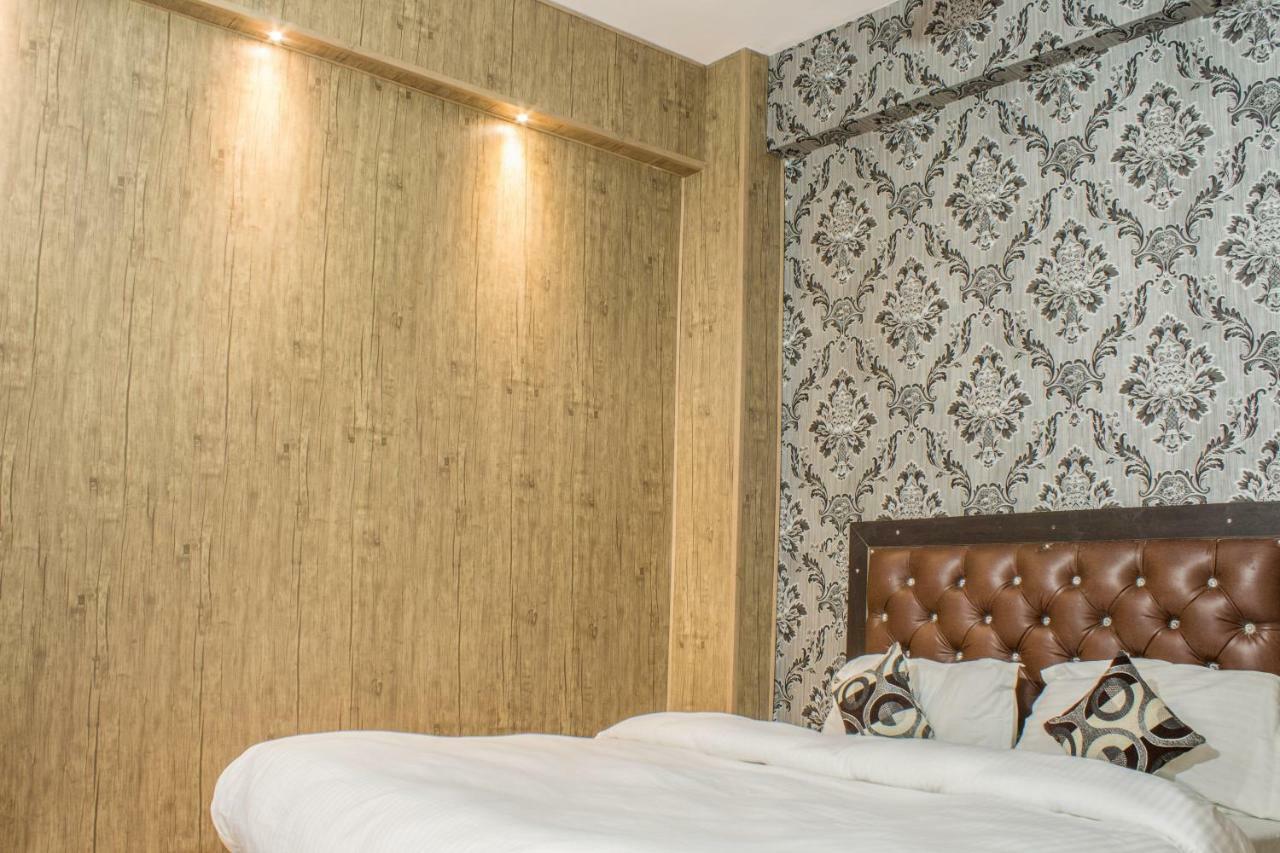 Hotel Varanasi Ganges Buitenkant foto