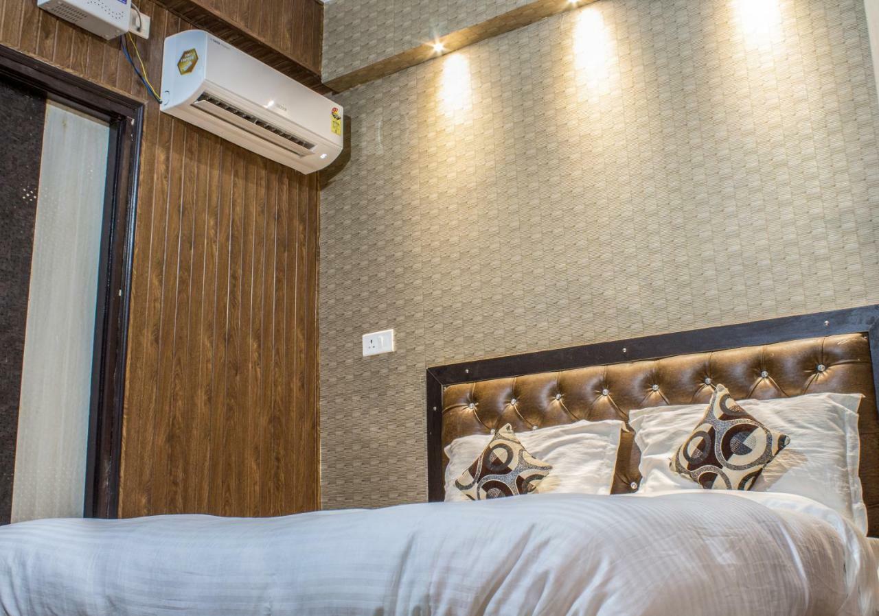 Hotel Varanasi Ganges Buitenkant foto