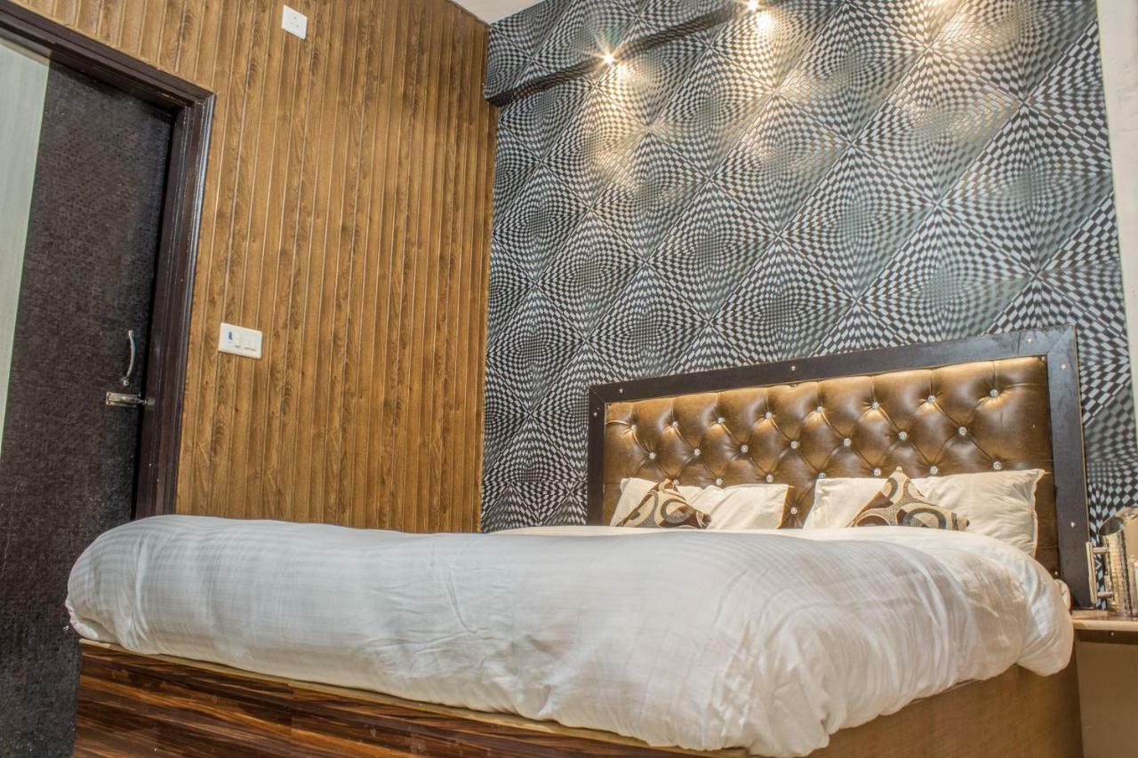 Hotel Varanasi Ganges Buitenkant foto